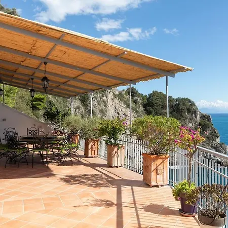 Elizabeth Villa